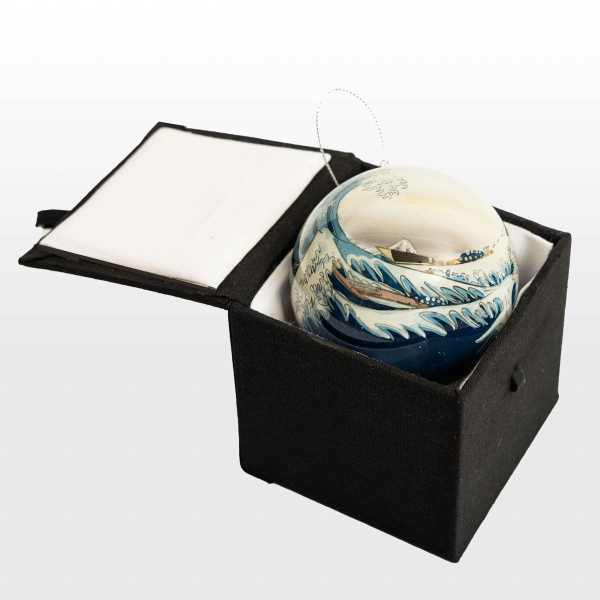 Hokusai Christmas Bauble: The Great Wave off Kanagawa (box)